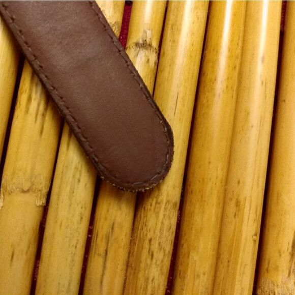 EUC GATOR COWHIDE Brown Belt w/Gold Hardware Made in USA - Picture 2 of 11